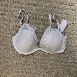 Victoria’s Secret plunge bra